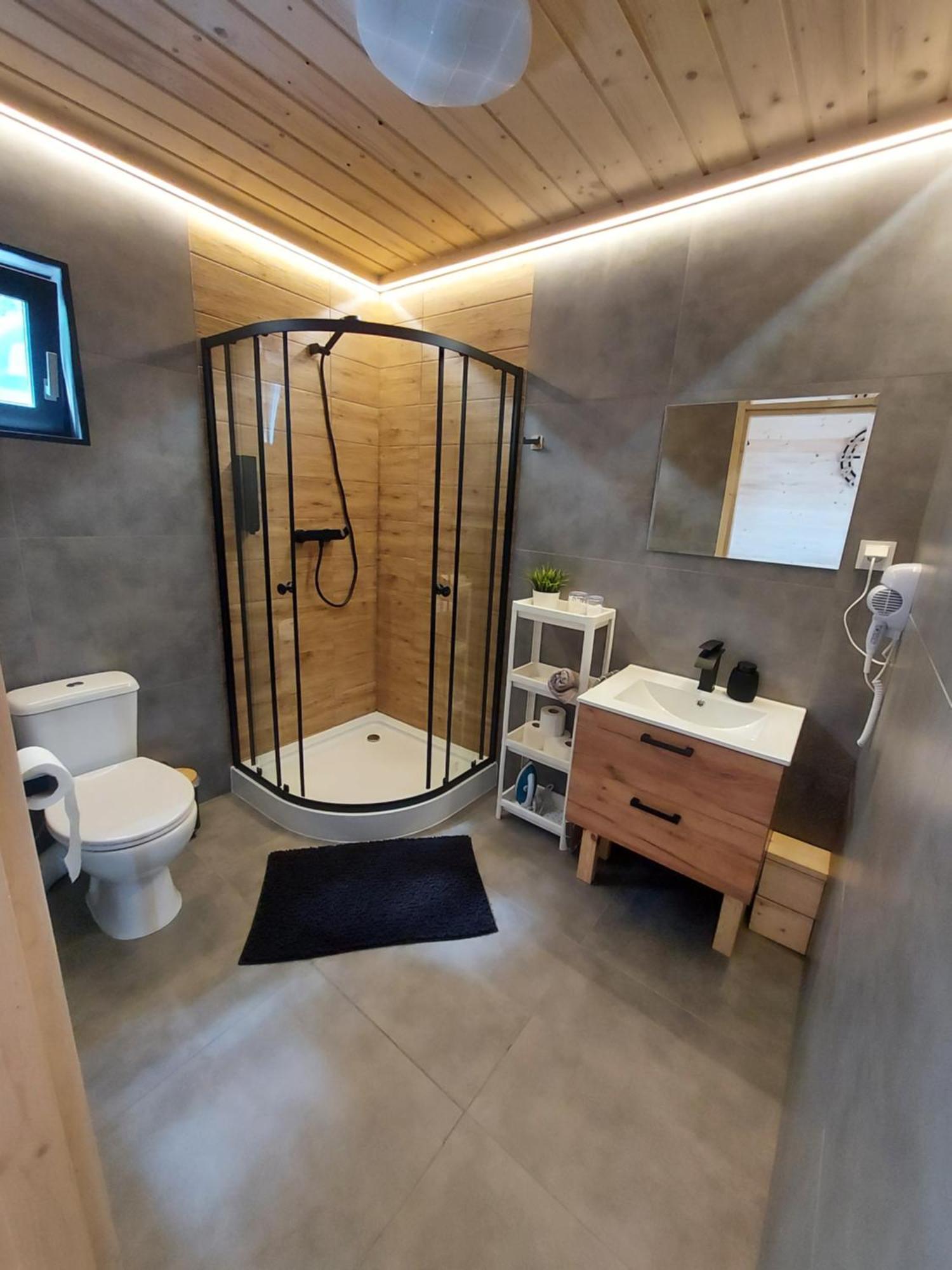 Vip Celebrity House Przy Suntago, Grabska Osada Holiday home